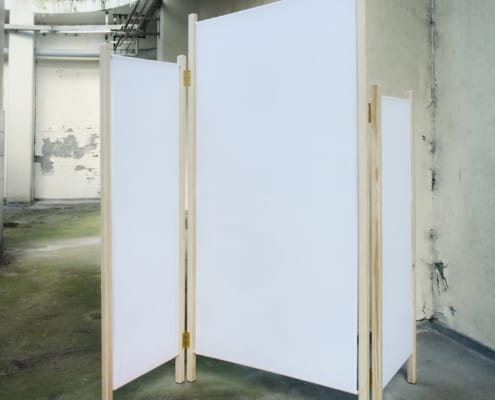 12_Nina&Julie__MellemLinjerne__Lodret